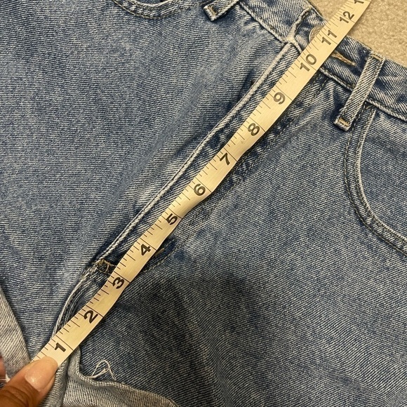 VTG Guess jean shorts - Picture 3 of 5